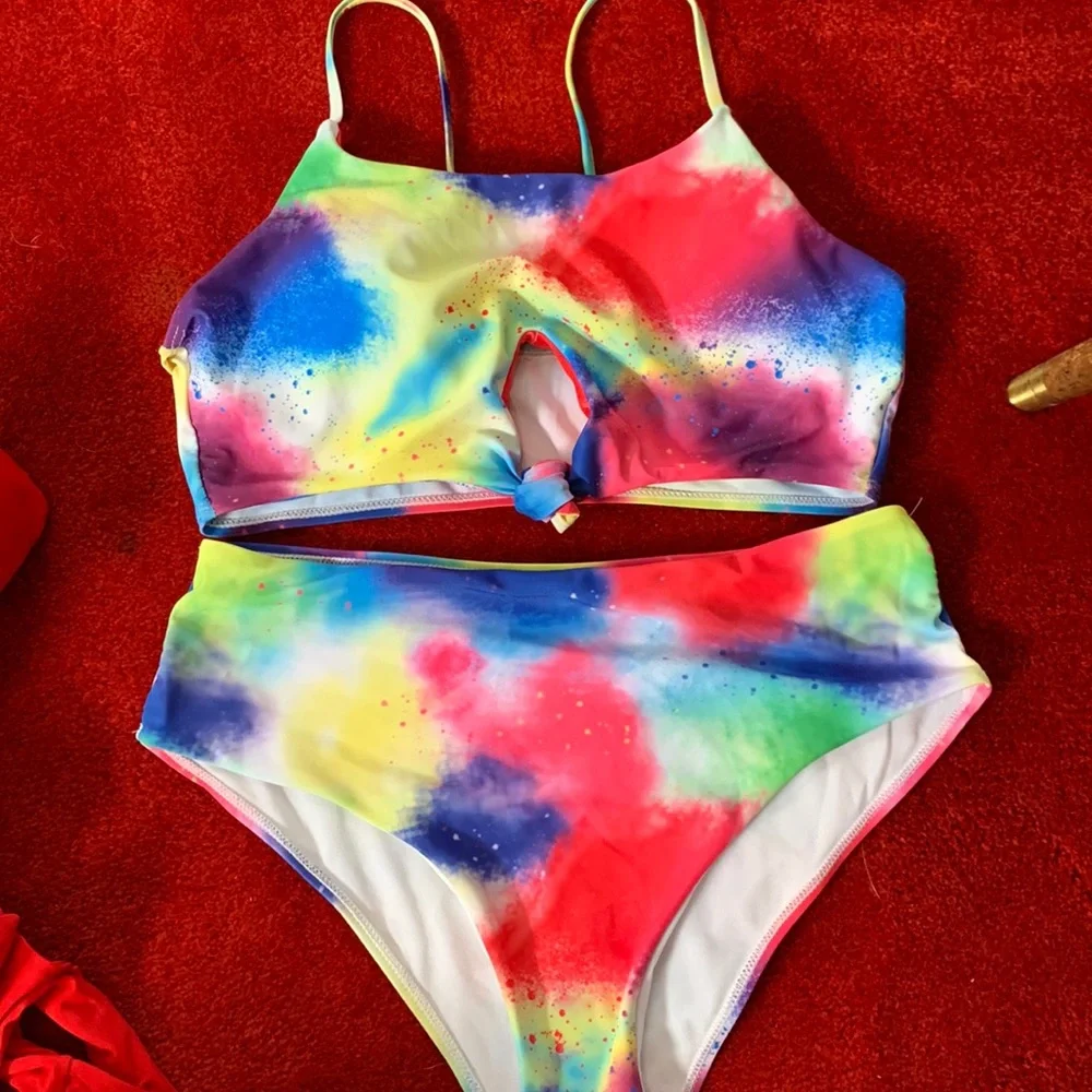FOUR bikinis! - Picture 2 of 5